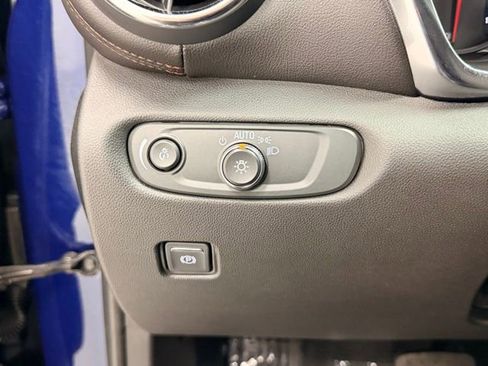 Certified 2022 Chevrolet Blazer Premier w/ Enhanced Convenience Package AWD/4WD image 19