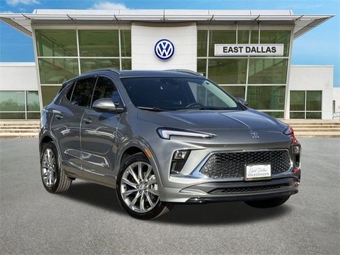 Used 2025 Buick Encore GX Avenir image 1