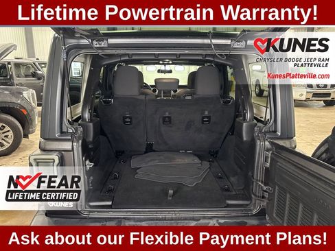 Used 2019 Jeep Wrangler Unlimited Sahara w/ Safety Group AWD/4WD image 16