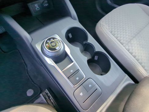 Used 2022 Ford Escape SE w/ Convenience Package image 19