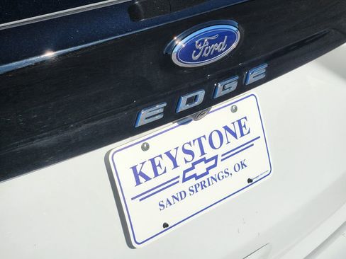 Used 2024 Ford Edge SEL image 11