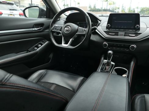 Used 2024 Nissan Altima 2.5 SR FWD image 24