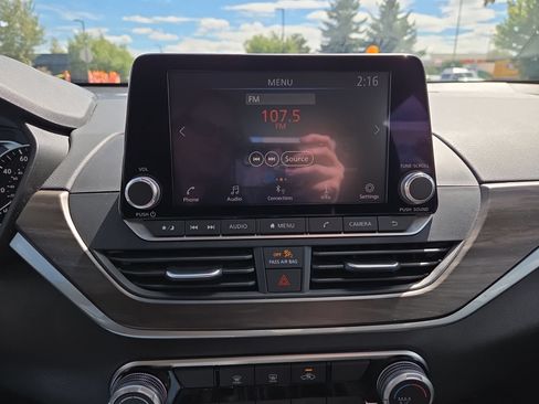 Used 2024 Nissan Altima 2.5 SV FWD image 22