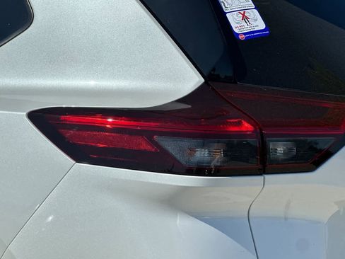 New 2026 Nissan Rogue Platinum image 17