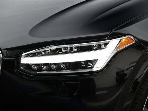 Used 2023 Volvo XC90 B5 Plus w/ Protection Package image 12