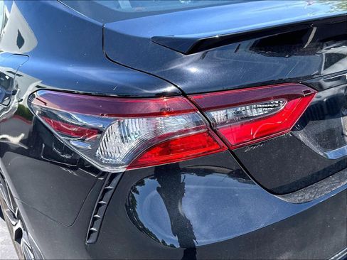 Used 2022 Toyota Camry SE FWD image 23