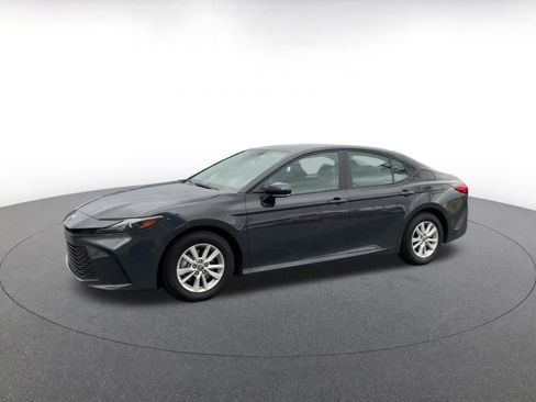 Used 2025 Toyota Camry LE image 8