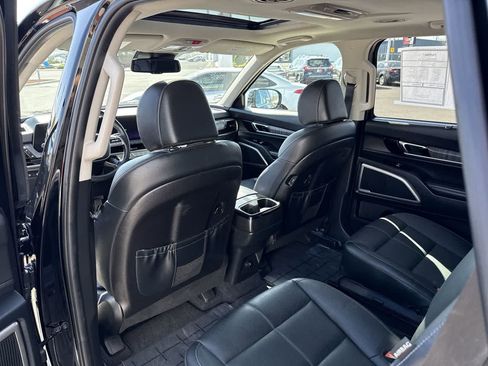 Used 2024 Kia Telluride EX w/ EX Captain's Chair Package AWD/4WD image 14