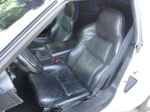 Used 1996 Chevrolet Corvette Coupe image 15