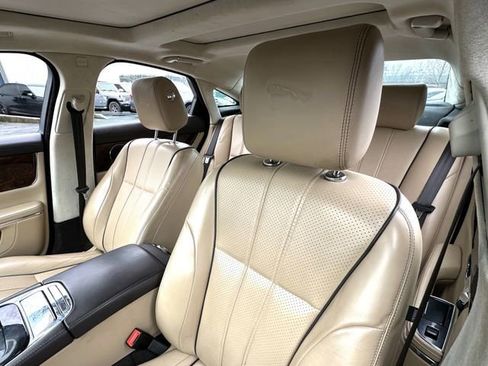 Used 2014 Jaguar XJ AWD image 10