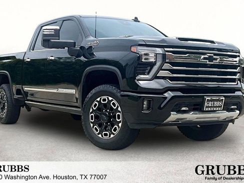 Used 2024 Chevrolet Silverado 2500 High Country w/ High Country Premium Package AWD/4WD image 1