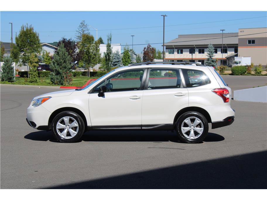 Used 2016 Subaru Forester 2.5i w/ Alloy Wheel Package AWD/4WD image 2
