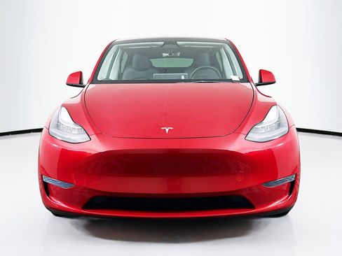 Used 2023 Tesla Model Y Long Range image 2