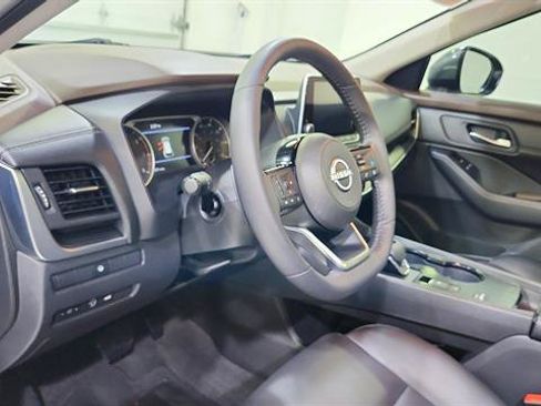 Used 2023 Nissan Rogue SV w/ SV Premium B Package FWD image 10