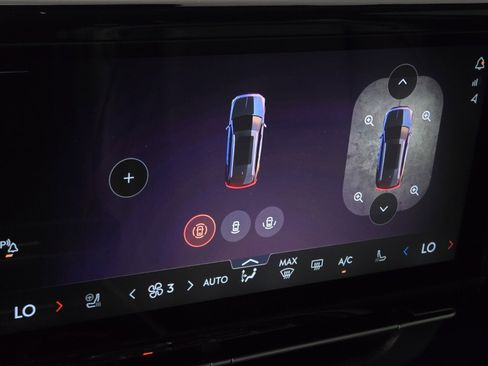 Used 2024 Lincoln Nautilus Reserve w/ Equipment Group 202A image 25