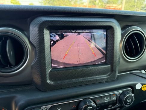 Used 2018 Jeep Wrangler Unlimited Sport S AWD/4WD image 20