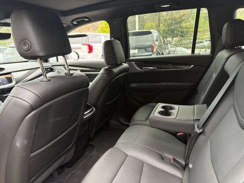 Used 2023 Cadillac XT6 Sport w/ Technology Package AWD/4WD image 6
