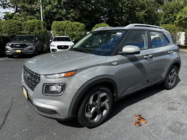 Used 2022 Hyundai Venue SEL FWD image 11