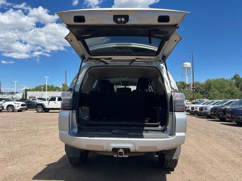 Used 2015 Toyota 4Runner SR5 AWD/4WD image 25