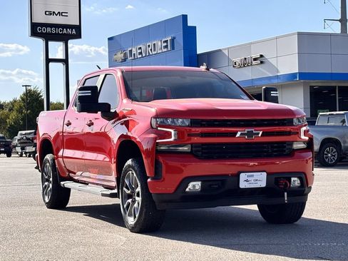 Used 2021 Chevrolet Silverado 1500 RST w/ Convenience Package II AWD/4WD image 2
