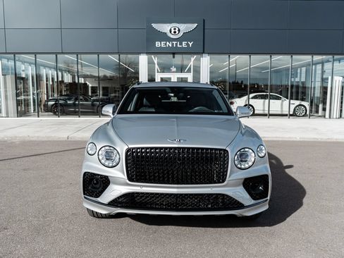 Certified 2023 Bentley Bentayga Extended Wheelbase AWD/4WD image 19