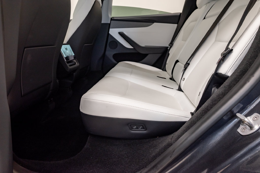 Used 2026 Tesla Model Y Long Range AWD/4WD image 24