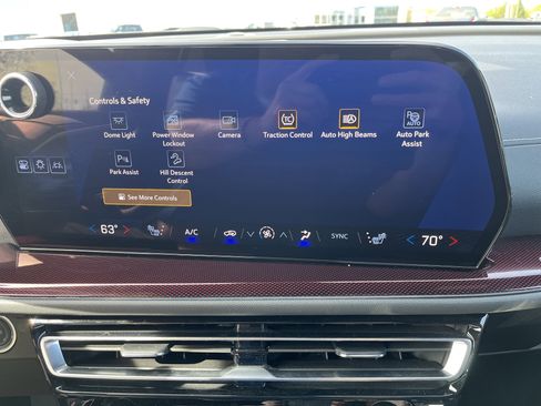 Used 2024 Chevrolet Traverse Z71 w/ Enhanced Driving Package image 32