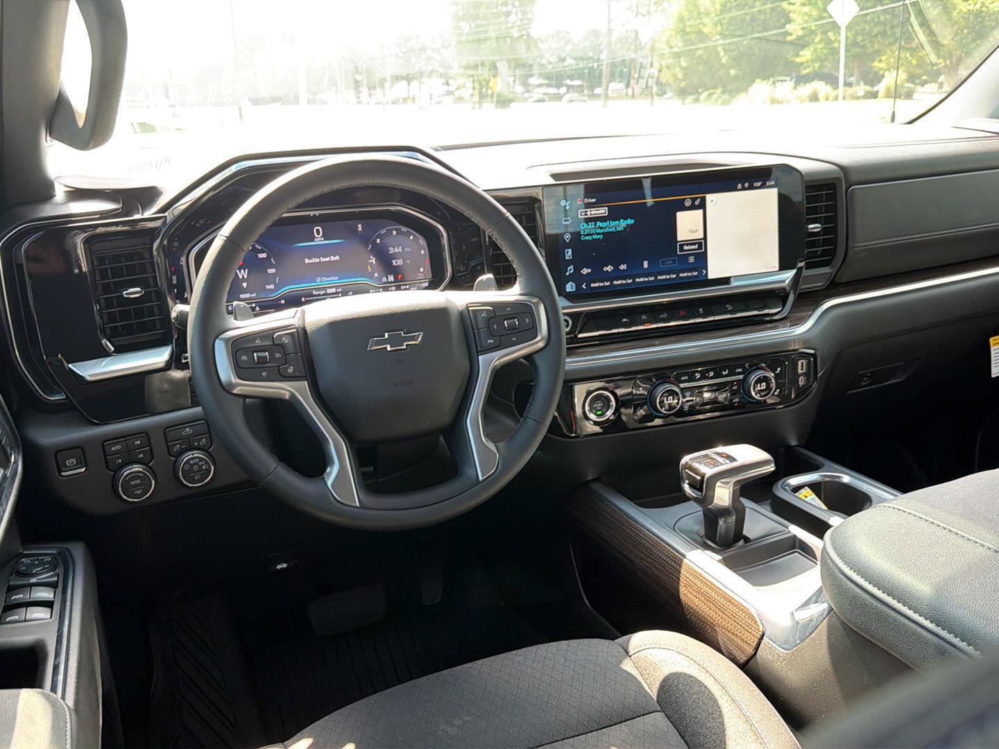 Used 2024 Chevrolet Silverado 1500 RST AWD/4WD image 18