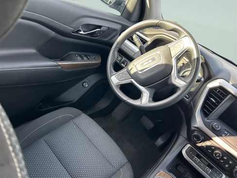 Used 2023 GMC Acadia SLE w/ Driver Convenience Package image 43