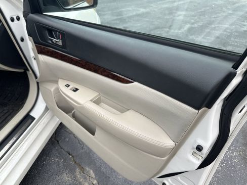 Used 2014 Subaru Legacy 2.5i Limited image 19