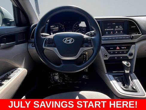 Used 2017 Hyundai Elantra SE FWD image 11