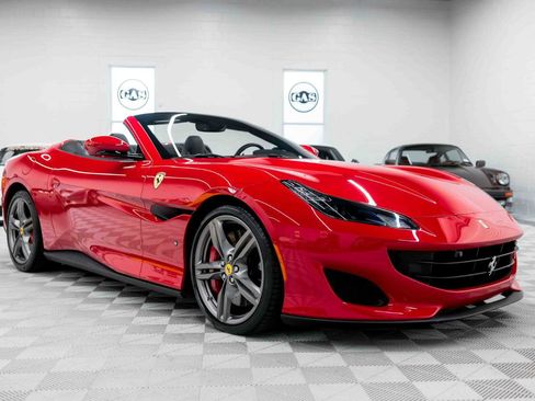 Used 2019 Ferrari Portofino RWD image 11