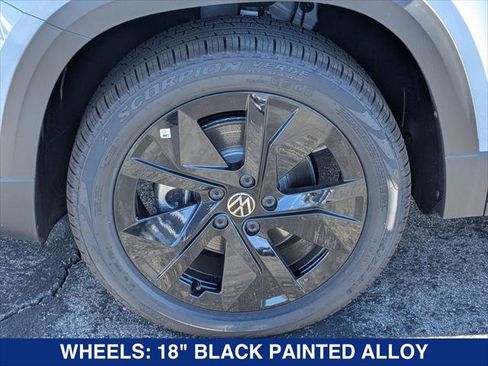 New 2025 Volkswagen Taos SE image 9