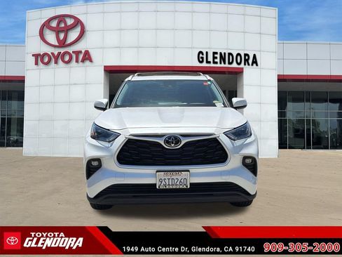 Certified 2025 Toyota Highlander XLE AWD/4WD image 3
