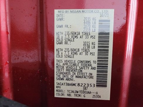 Used 2021 Nissan Rogue SV w/ Premium Package image 32