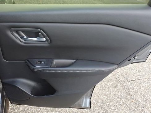 Used 2024 Nissan Rogue SV image 22