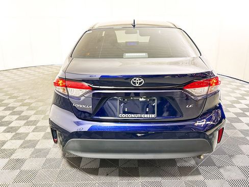 Used 2025 Toyota Corolla LE FWD image 4