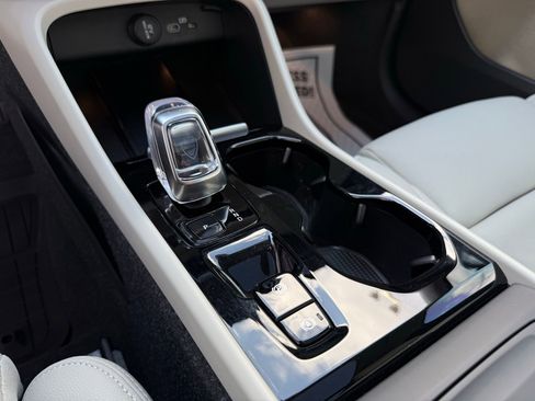 Used 2025 Volvo XC40 B5 Plus w/ Protection Package Premier image 47