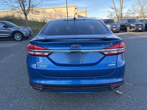 Used 2017 Ford Fusion SE w/ Equipment Group 201A image 4