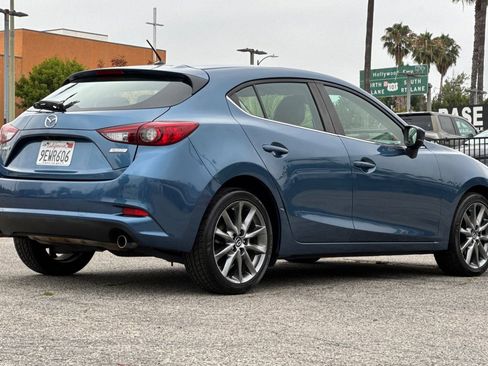 Used 2018 MAZDA MAZDA3 Touring FWD image 4