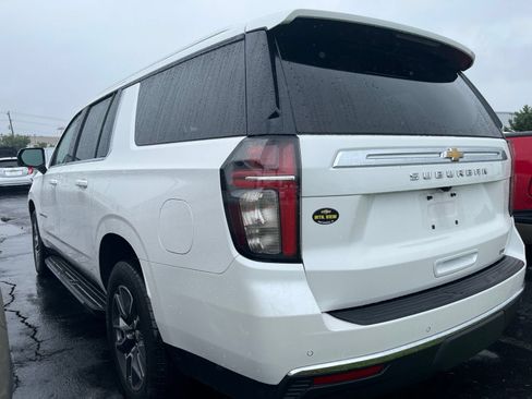 Used 2022 Chevrolet Suburban LT w/ Luxury Package AWD/4WD image 4