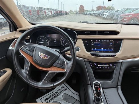 Used 2019 Cadillac XT5 Platinum image 19