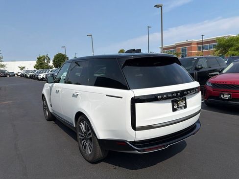 Used 2024 Land Rover Range Rover SE AWD/4WD image 3
