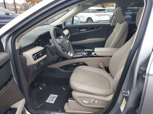 Certified 2023 Lincoln Nautilus Reserve image 12