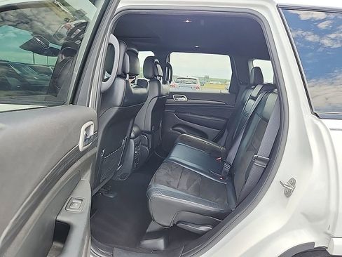 Used 2021 Jeep Grand Cherokee Laredo X image 6