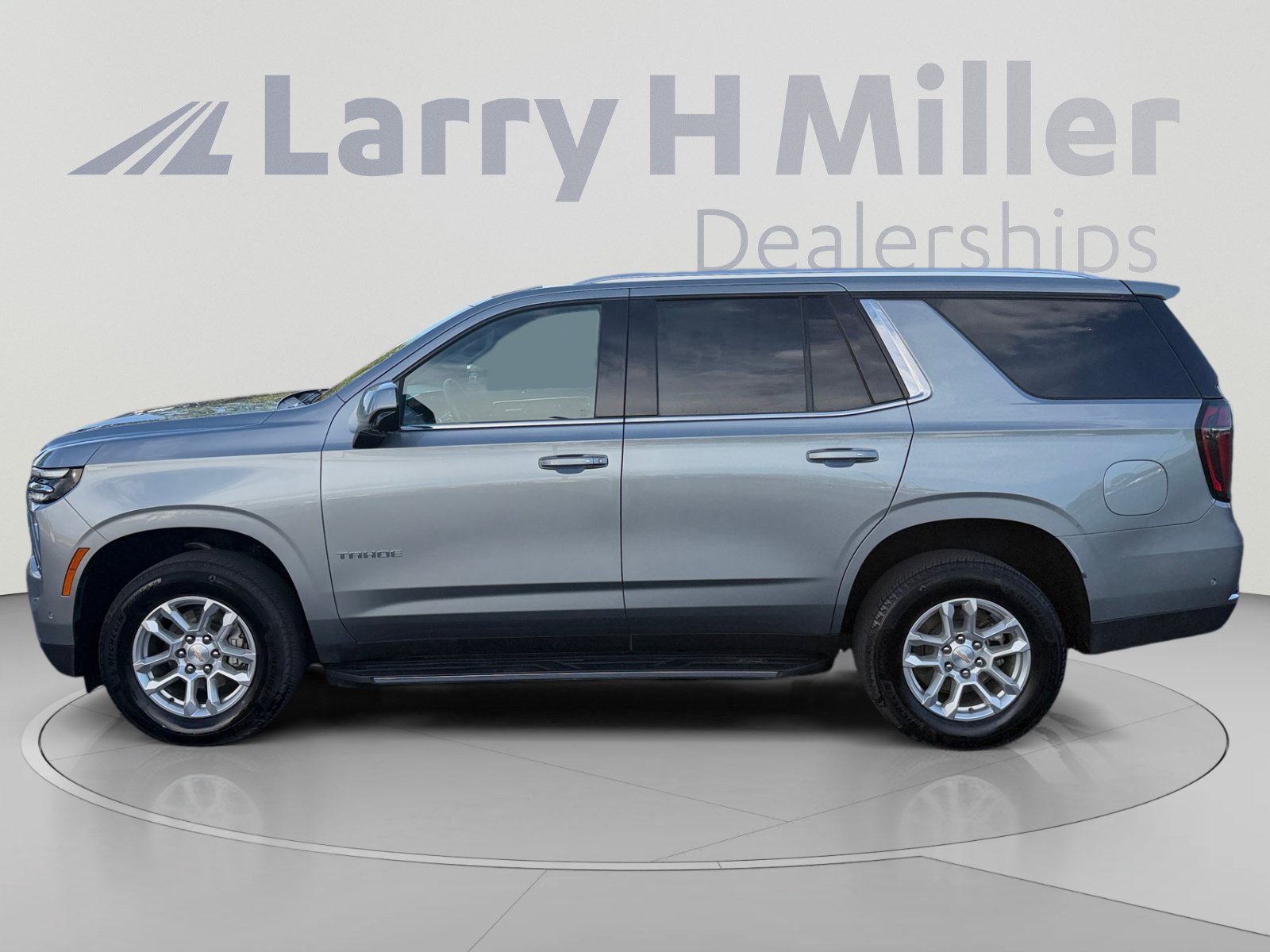 Certified 2025 Chevrolet Tahoe LT AWD/4WD image 2