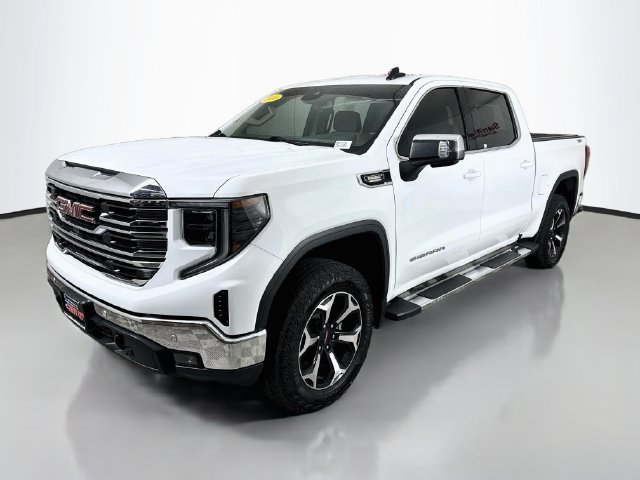 Used 2024 GMC Sierra 1500 SLE w/ Preferred Package AWD/4WD image 3