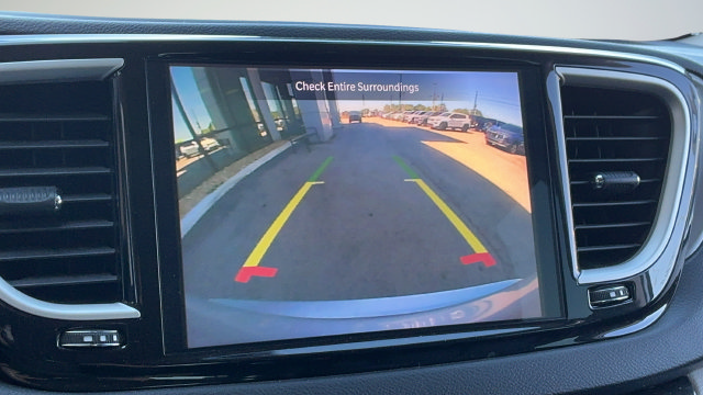 Used 2024 Chrysler Pacifica Touring-L FWD image 14