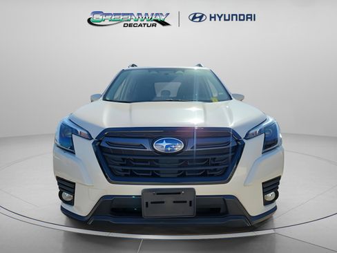 Used 2023 Subaru Forester Limited image 2