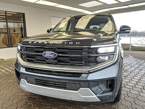 Used 2025 Ford Expedition Max Platinum w/ Driver's Package image 1